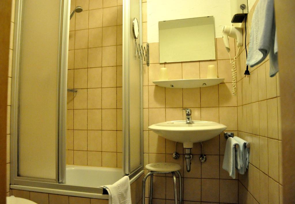 Hotel Rheinstein Rüdesheim am Rhein Szoba fotó